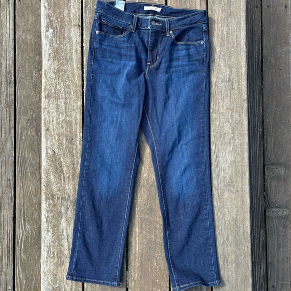 Levi’s Classic Straight Fit Women’s
Jeans | Size 6s W28 L28 - Picture 6 of 11